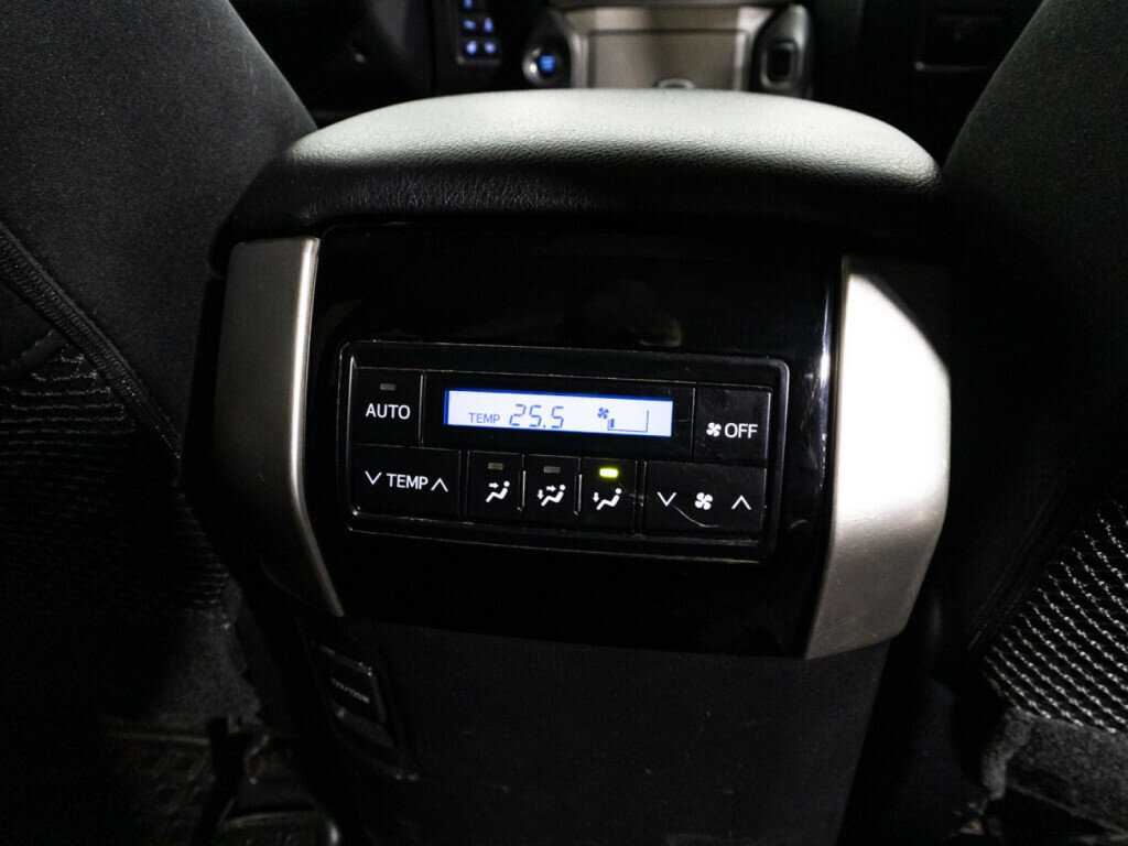 Toyota Land Cruiser Prado с пробегом — 2021 год. Фото: #20