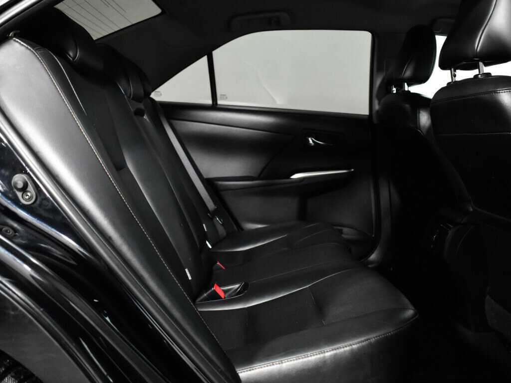 Toyota Camry с пробегом — 2014 год. Фото: #9