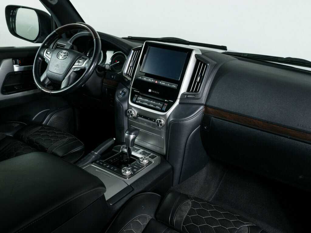 Toyota Land Cruiser с пробегом — 2019 год. Фото: #6