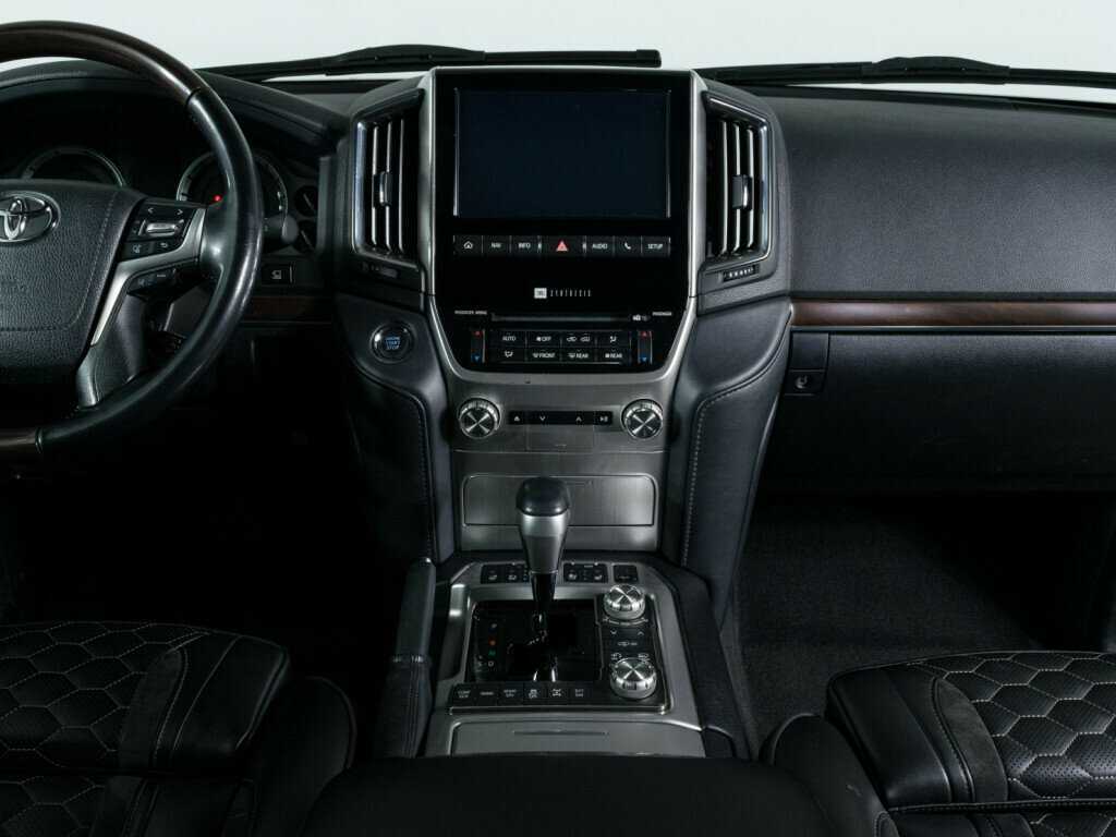 Toyota Land Cruiser с пробегом — 2019 год. Фото: #7