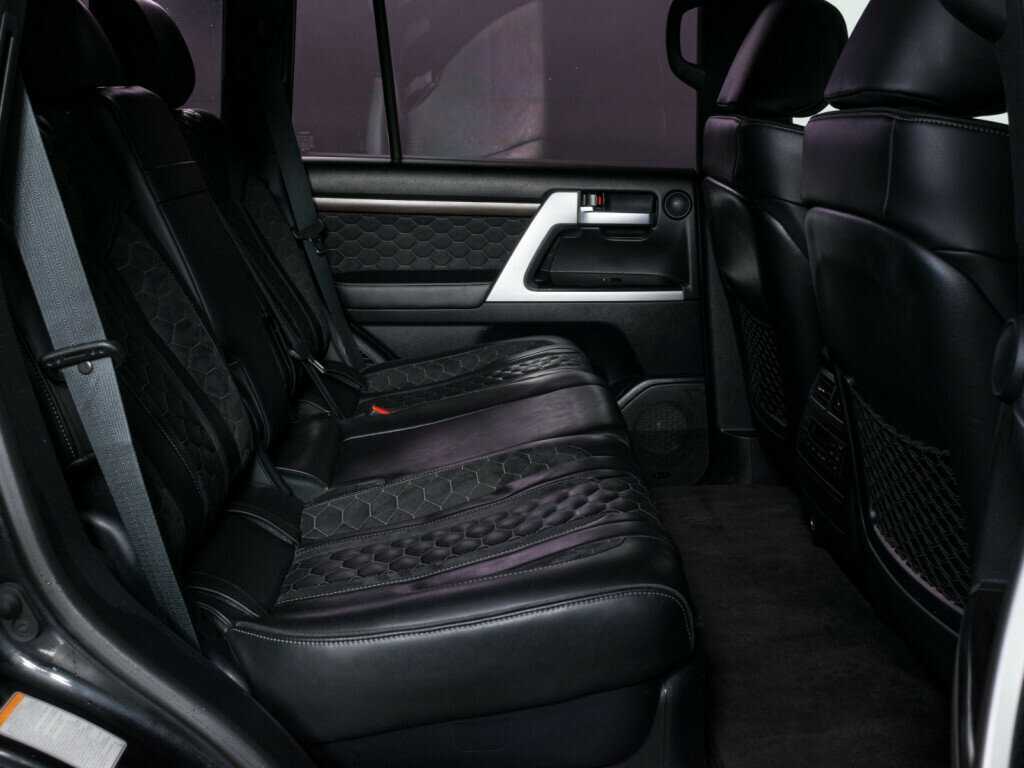 Toyota Land Cruiser с пробегом — 2019 год. Фото: #8