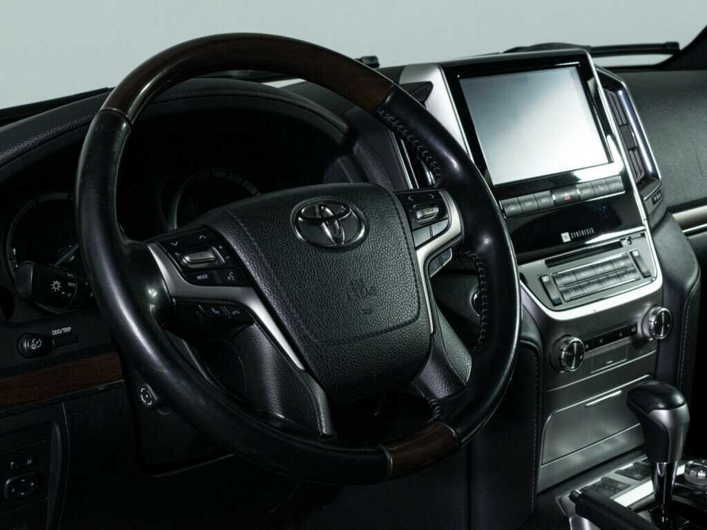 Toyota Land Cruiser с пробегом — 2019 год. Фото: #12