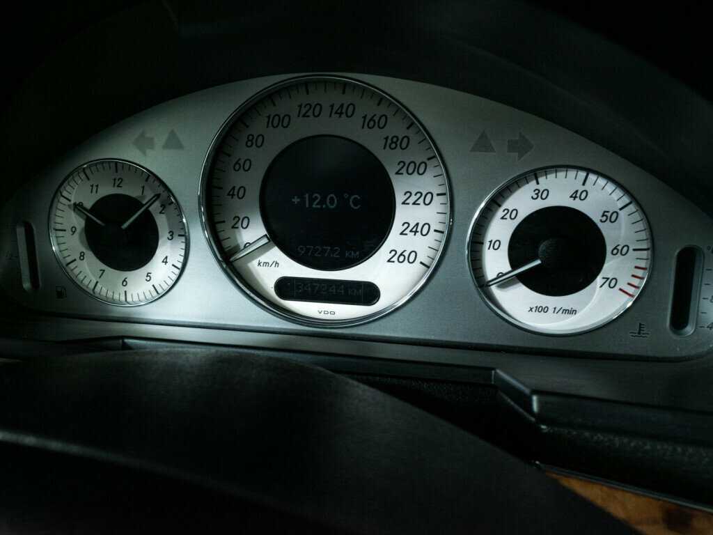 Mercedes-Benz E-Класс с пробегом — 2007 год. Фото: #10