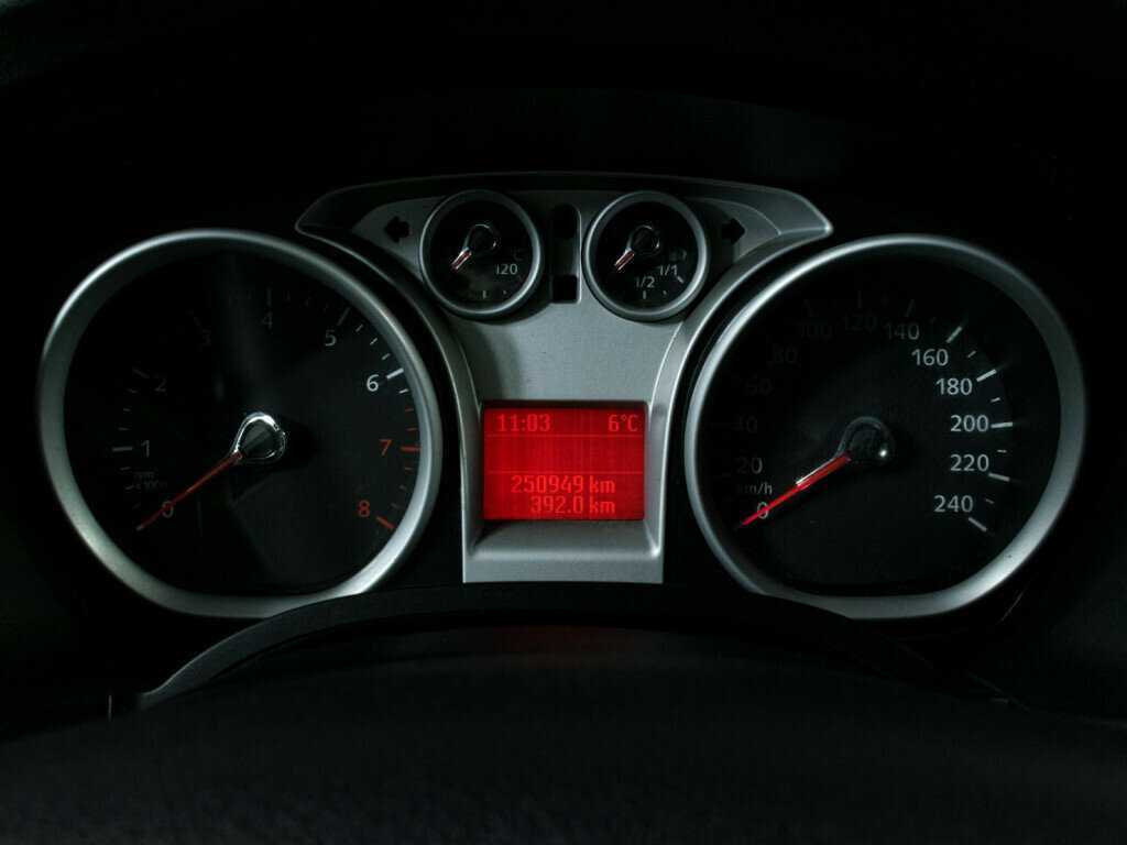 Ford Focus с пробегом — 2010 год. Фото: #9