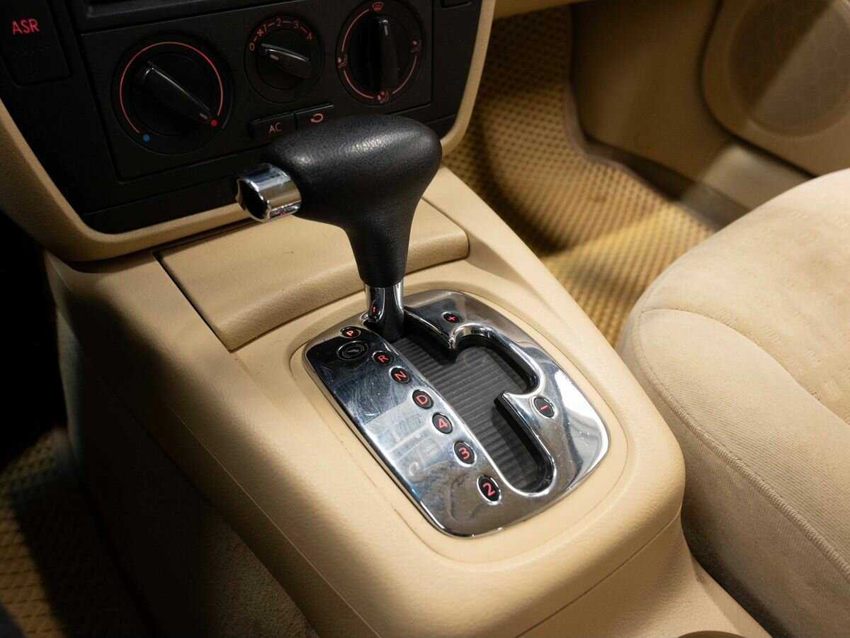 Volkswagen Passat с пробегом — 2001 год. Фото: #17