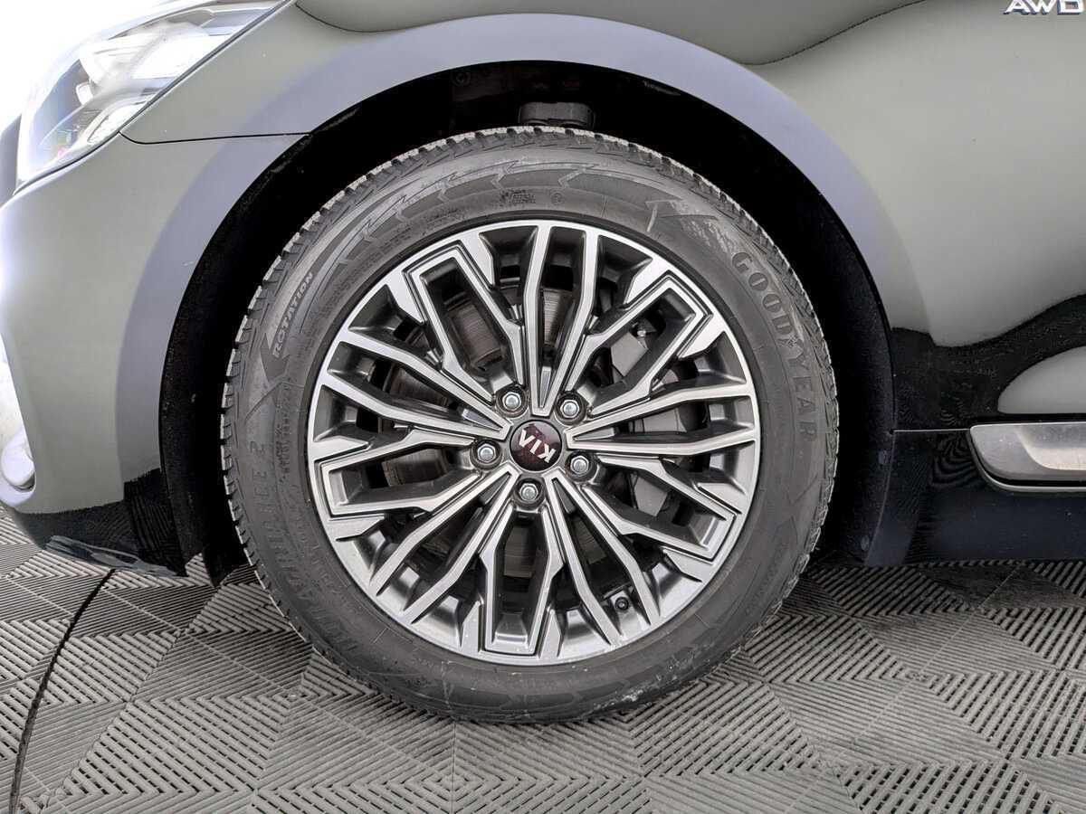 Kia K900 с пробегом — 2019 год. Фото: #17