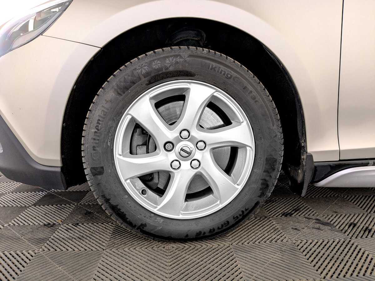 Volvo V40 с пробегом — 2018 год. Фото: #17