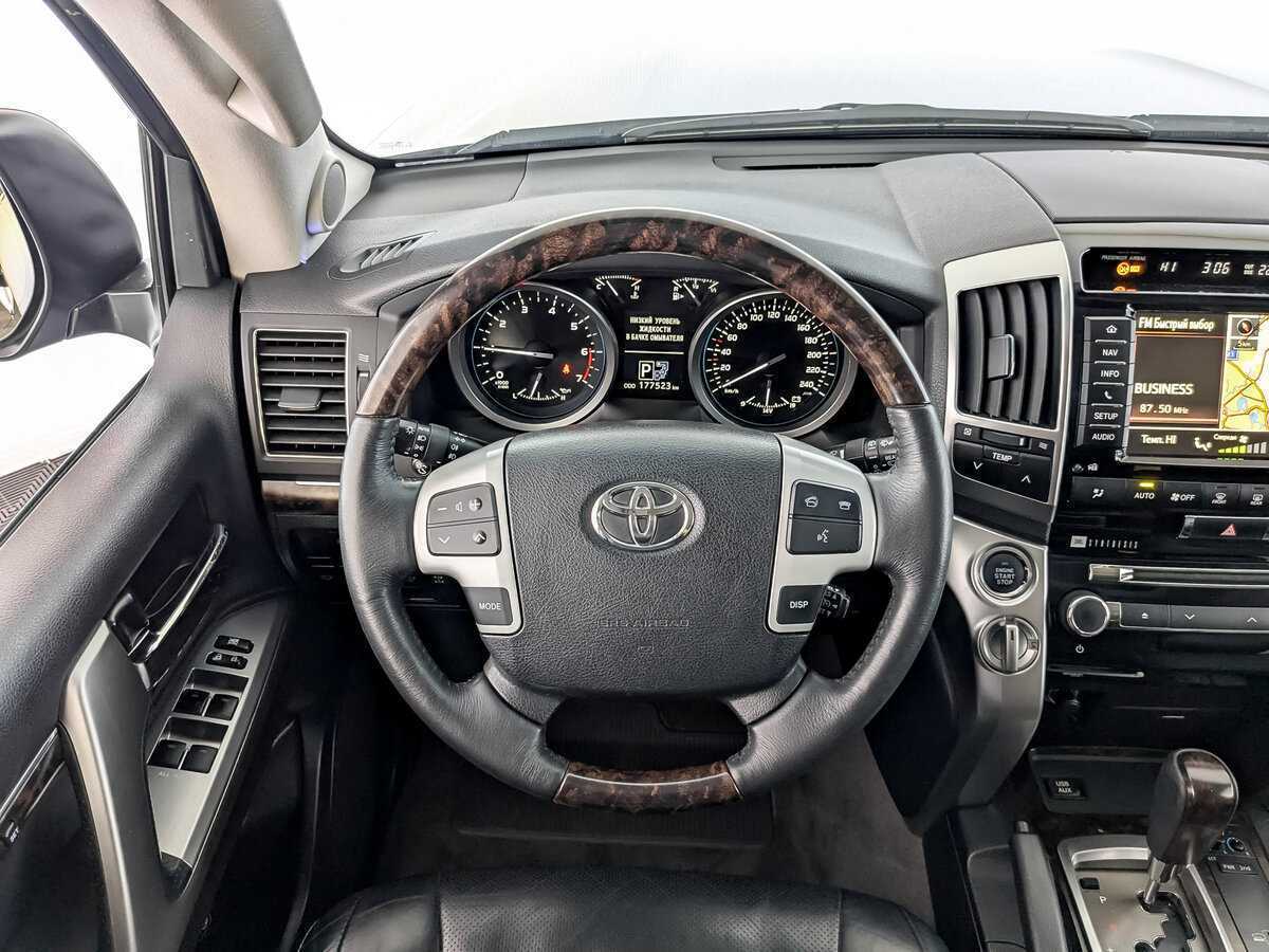 Toyota Land Cruiser с пробегом — 2015 год. Фото: #22