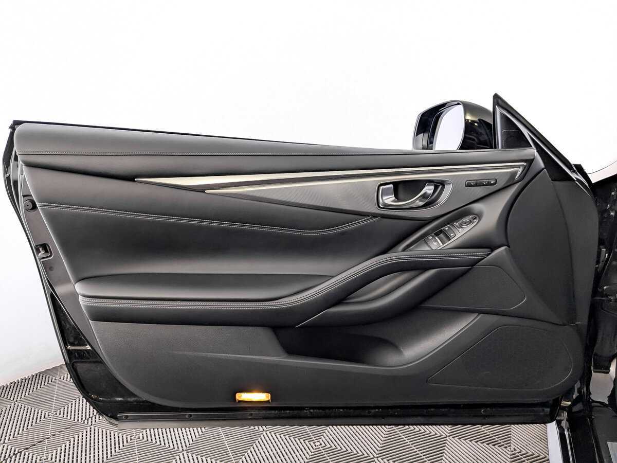 Infiniti Q60 с пробегом — 2020 год. Фото: #16