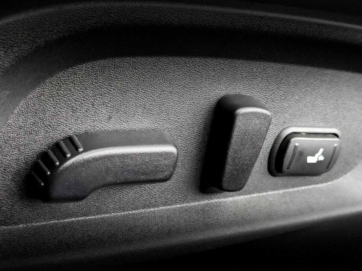 Infiniti Q60 с пробегом — 2020 год. Фото: #18