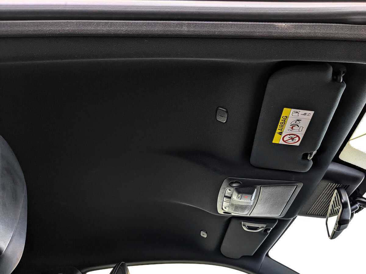 Infiniti Q60 с пробегом — 2020 год. Фото: #20