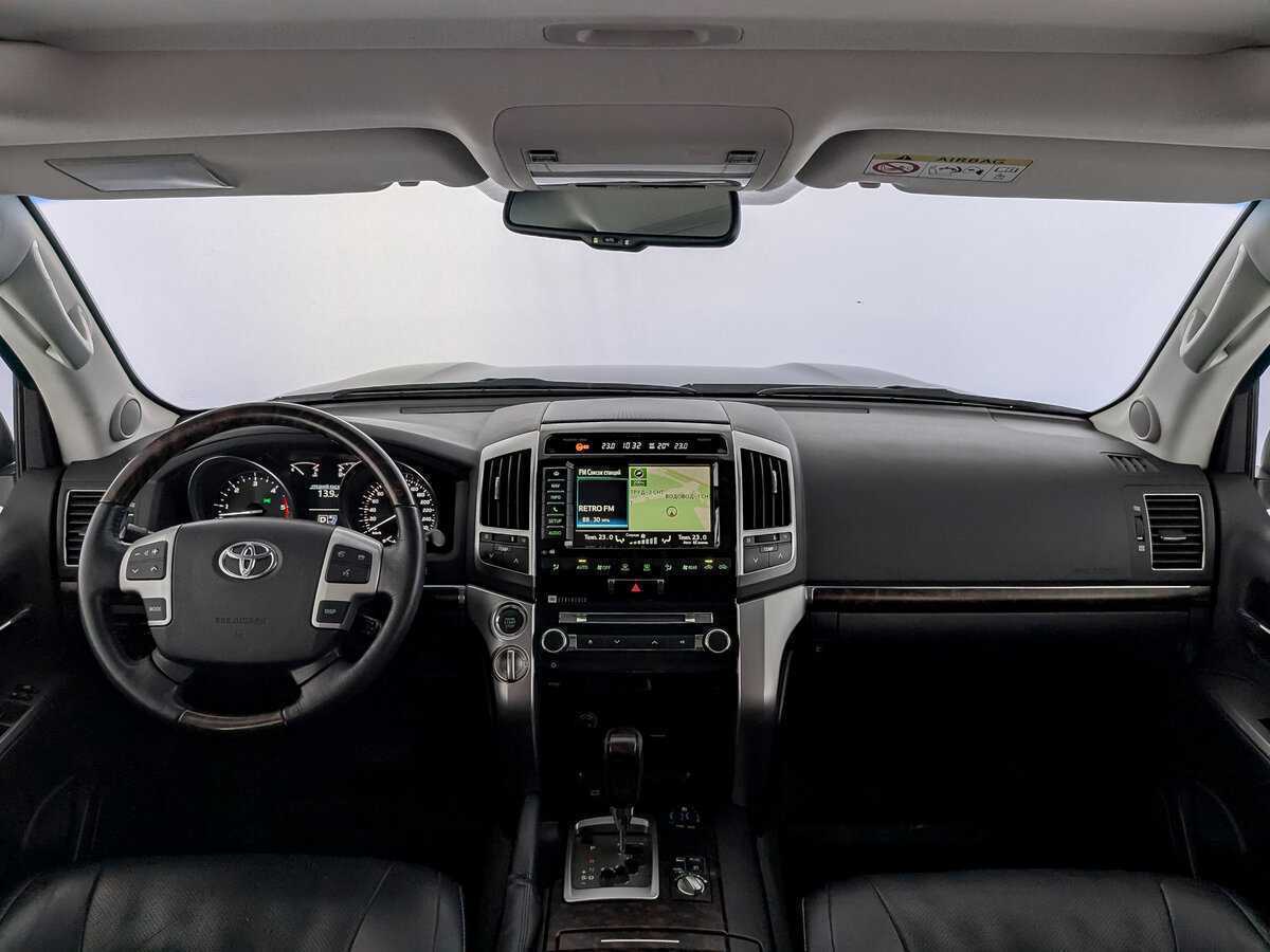 Toyota Land Cruiser с пробегом — 2014 год. Фото: #13