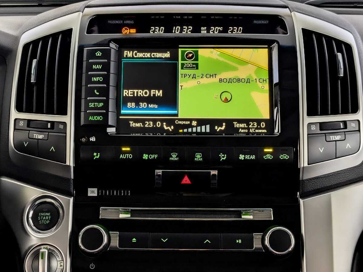 Toyota Land Cruiser с пробегом — 2014 год. Фото: #14