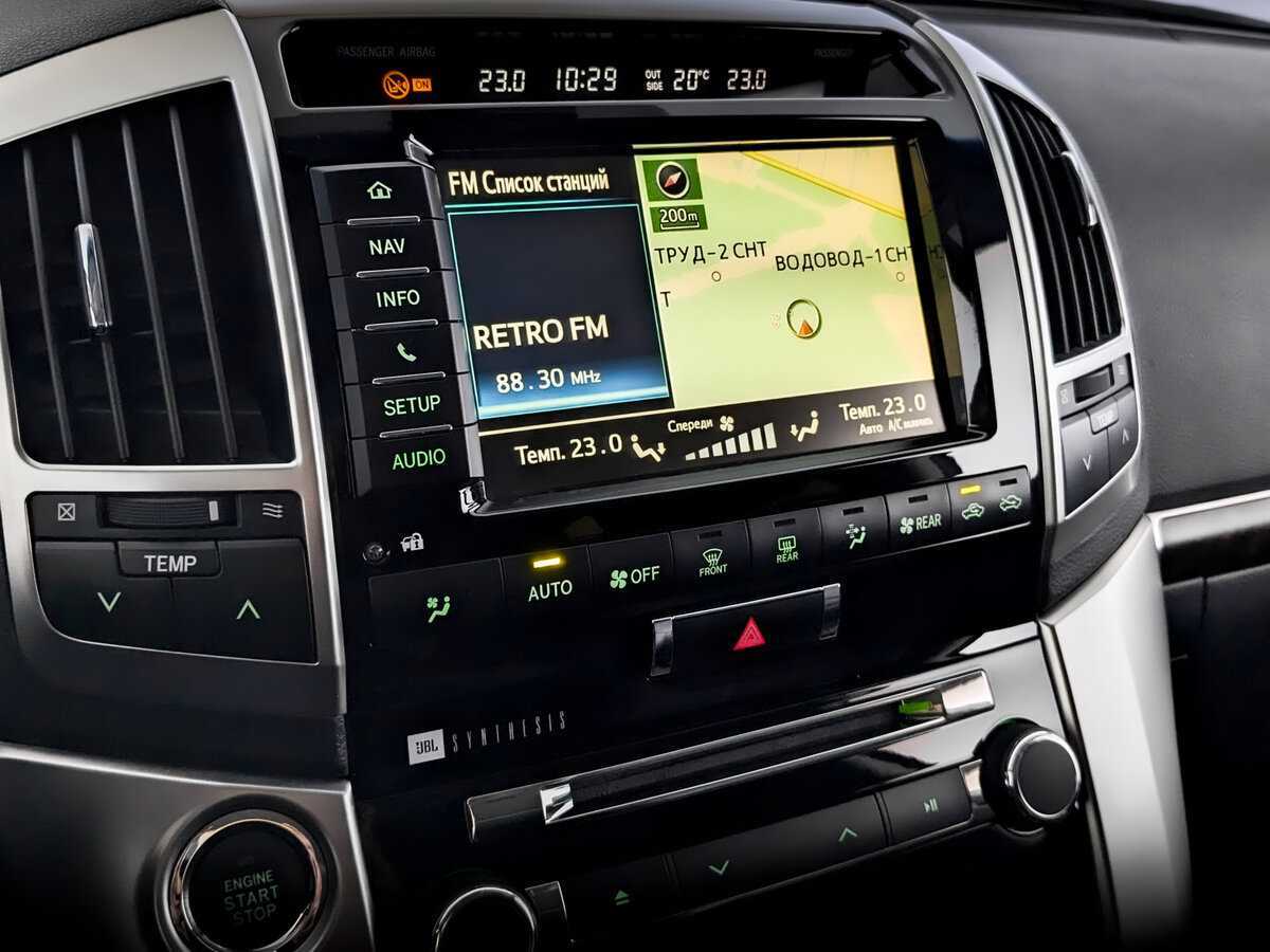 Toyota Land Cruiser с пробегом — 2014 год. Фото: #27