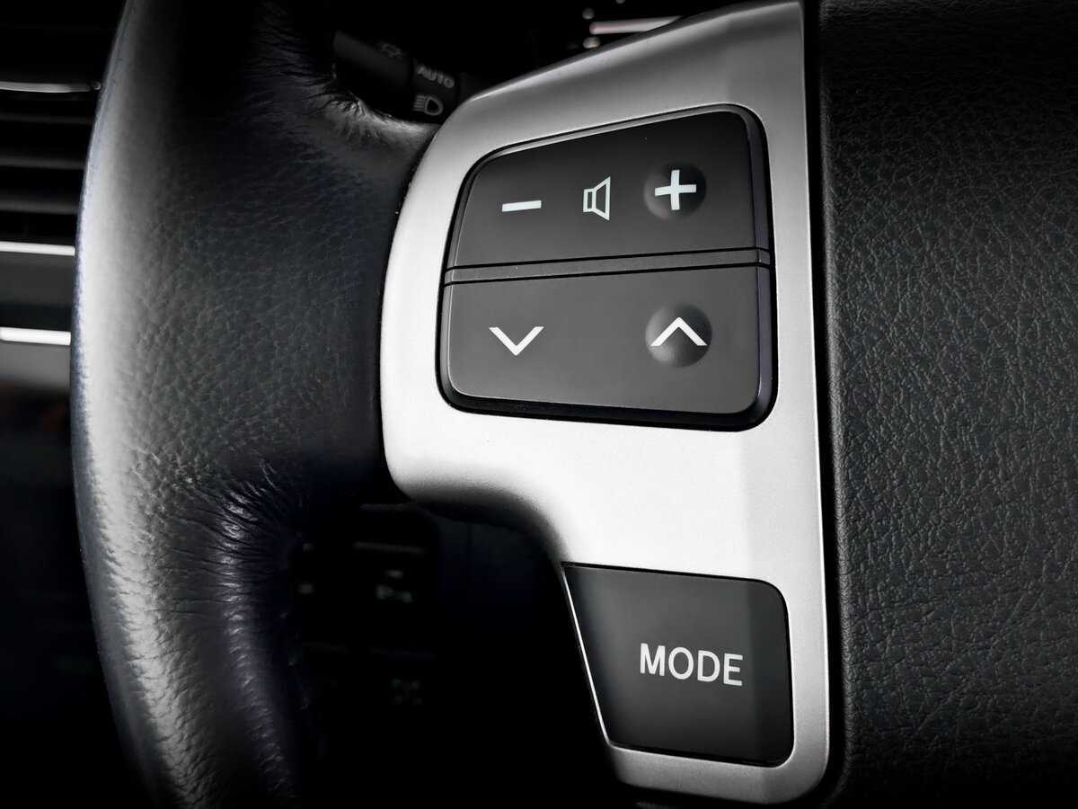 Toyota Land Cruiser с пробегом — 2014 год. Фото: #29