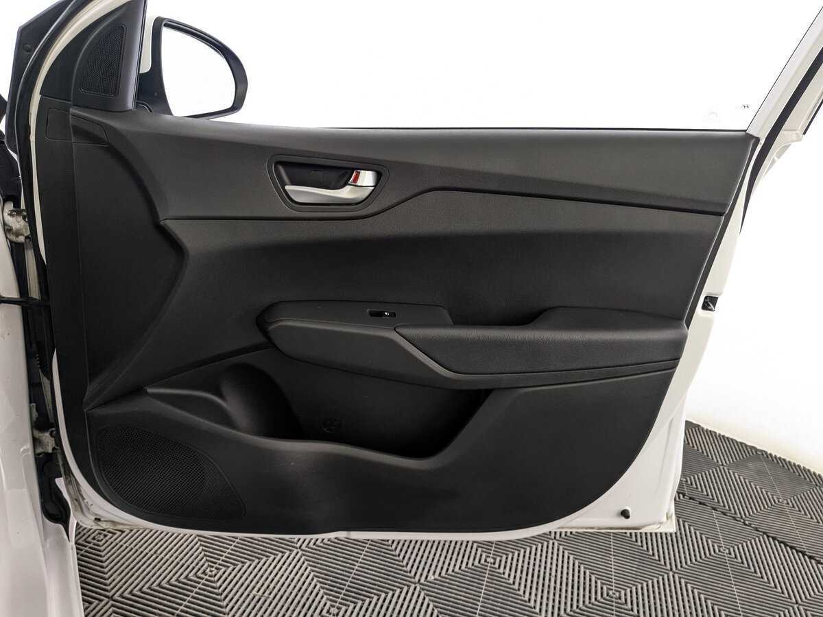 Hyundai Solaris с пробегом — 2021 год. Фото: #24