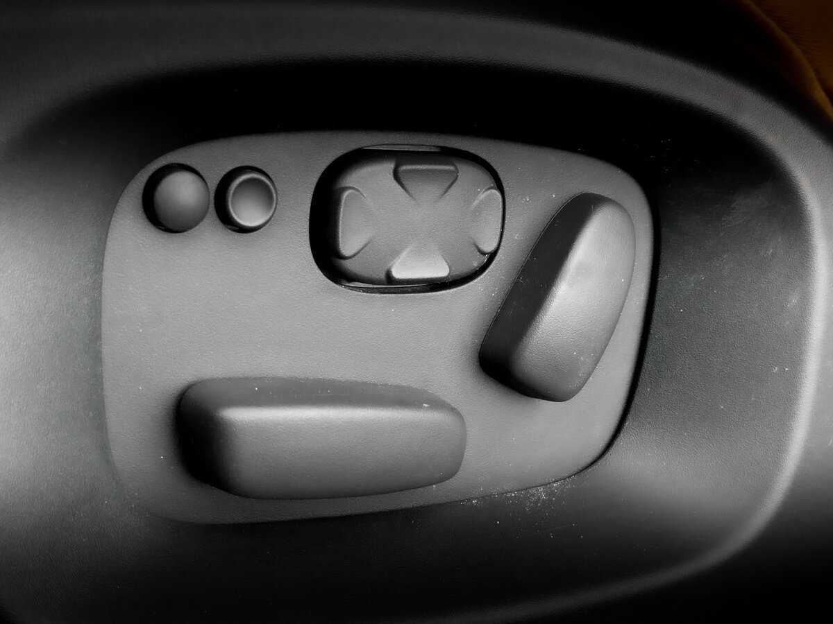 Land Rover Range Rover Sport с пробегом — 2014 год. Фото: #20