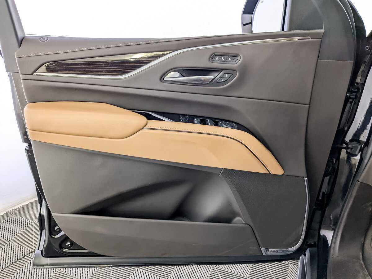 Cadillac Escalade с пробегом — 2022 год. Фото: #18