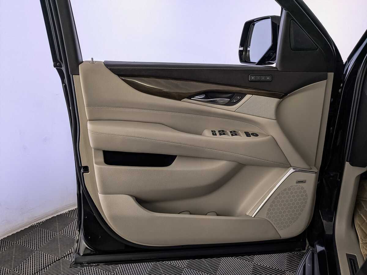 Cadillac Escalade с пробегом — 2019 год. Фото: #18