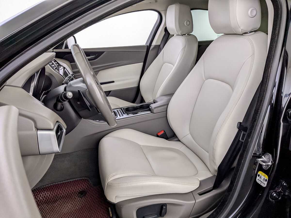 Jaguar XE с пробегом — 2015 год. Фото: #19