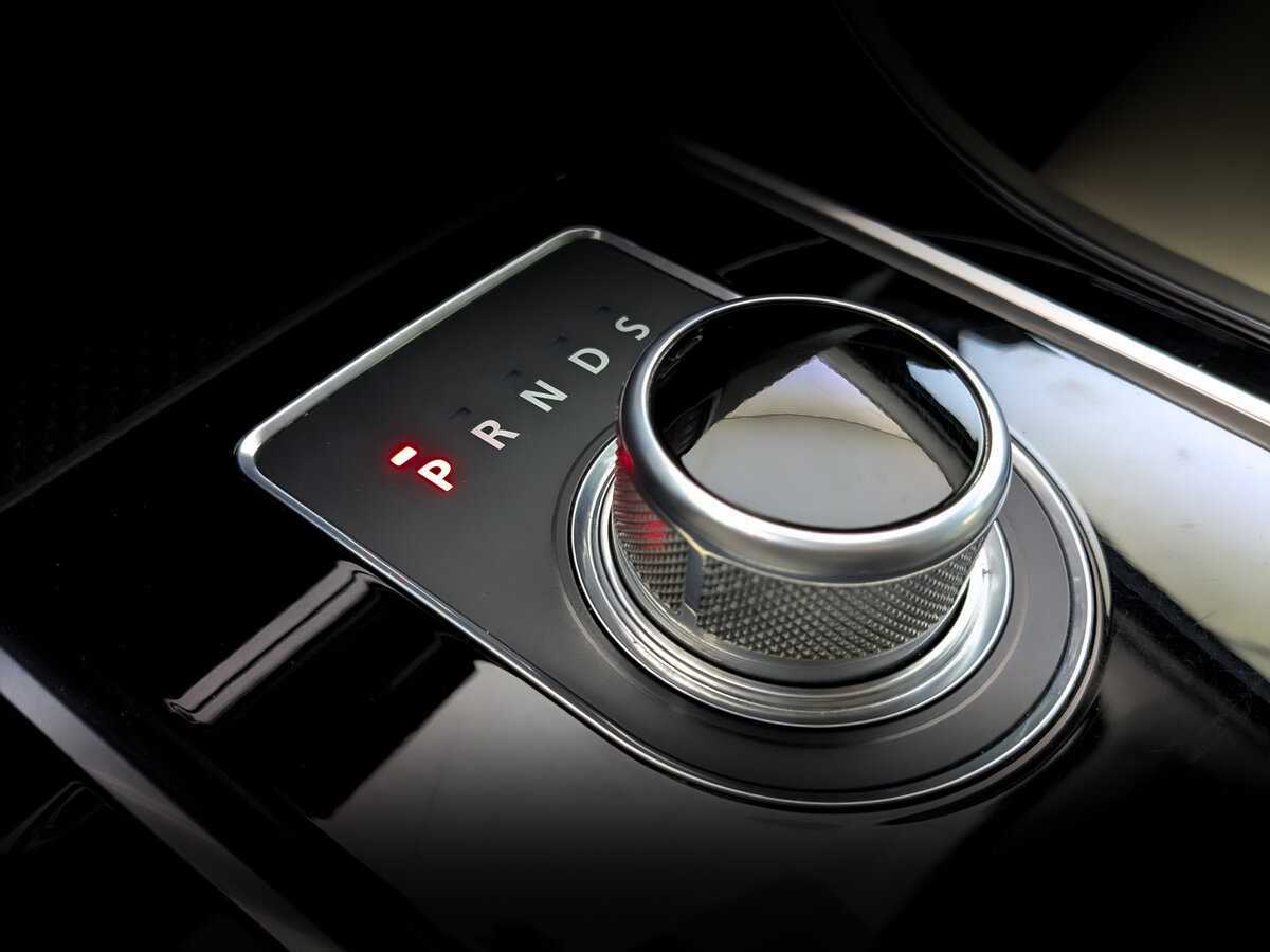 Jaguar XE с пробегом — 2015 год. Фото: #27