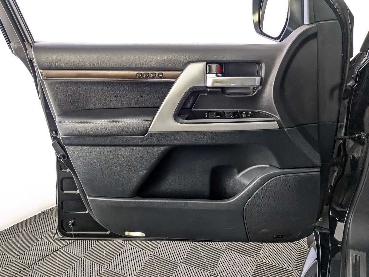 Toyota Land Cruiser с пробегом — 2020 год. Фото: #16