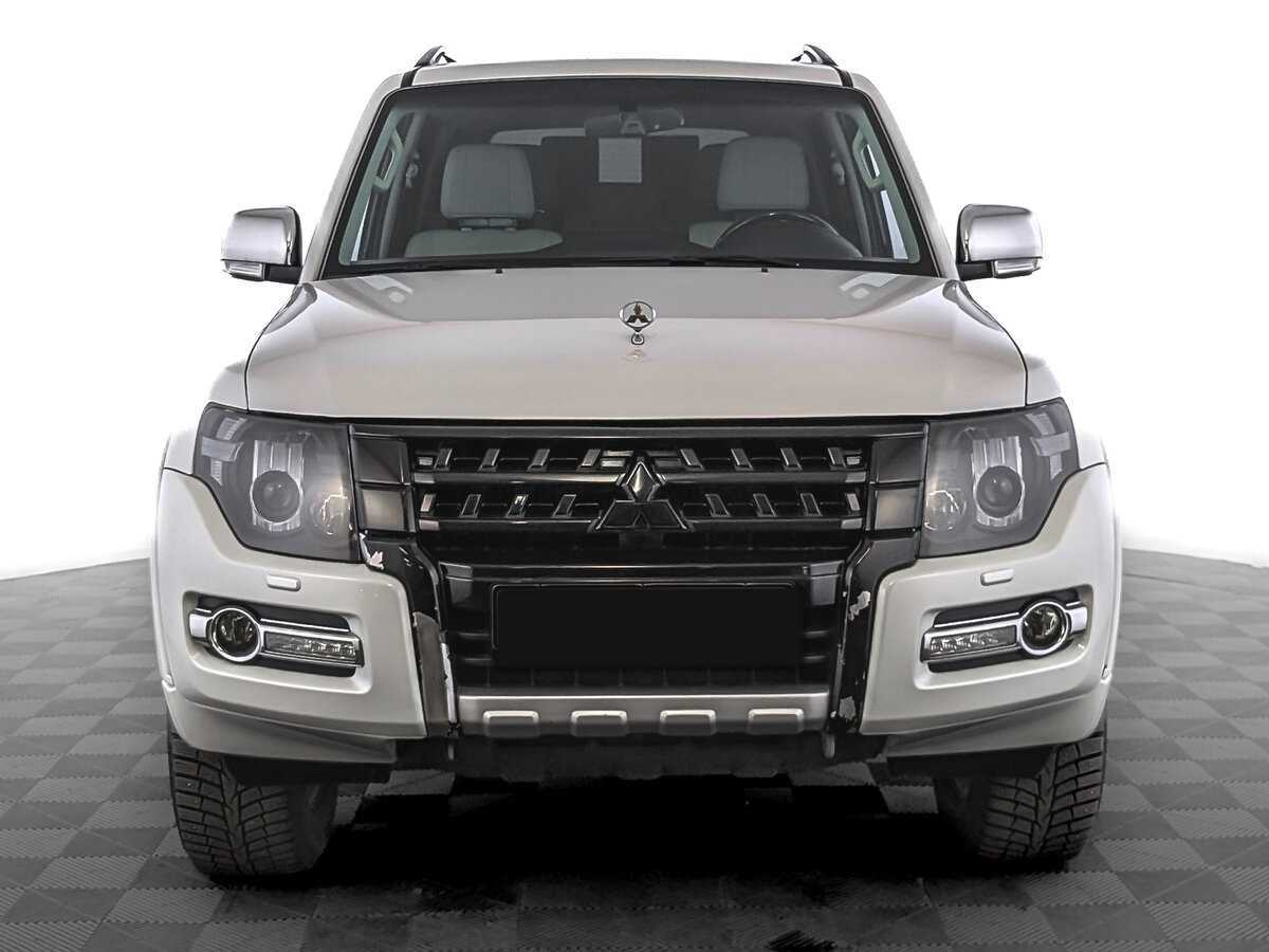 Mitsubishi Pajero с пробегом — 2019 год. Фото: #1