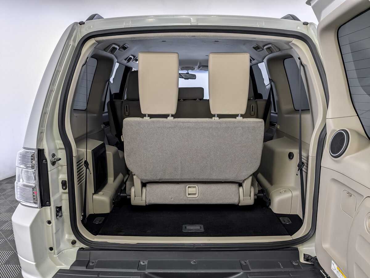 Mitsubishi Pajero с пробегом — 2019 год. Фото: #9