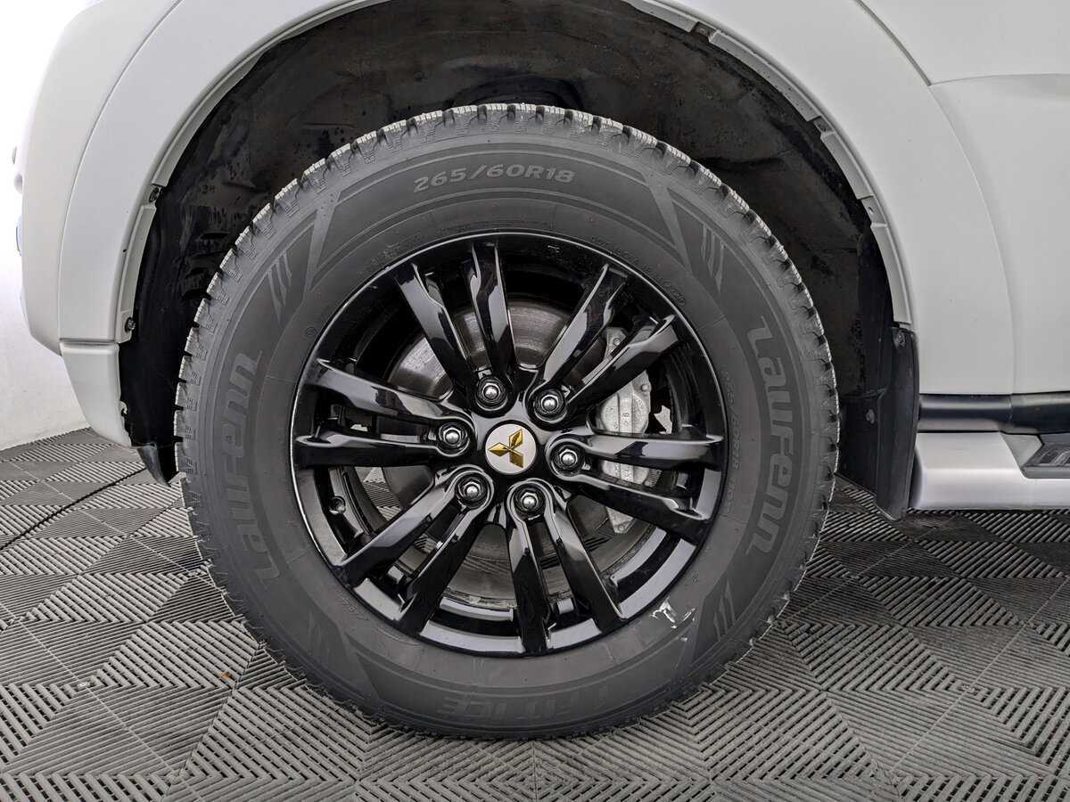 Mitsubishi Pajero с пробегом — 2019 год. Фото: #17