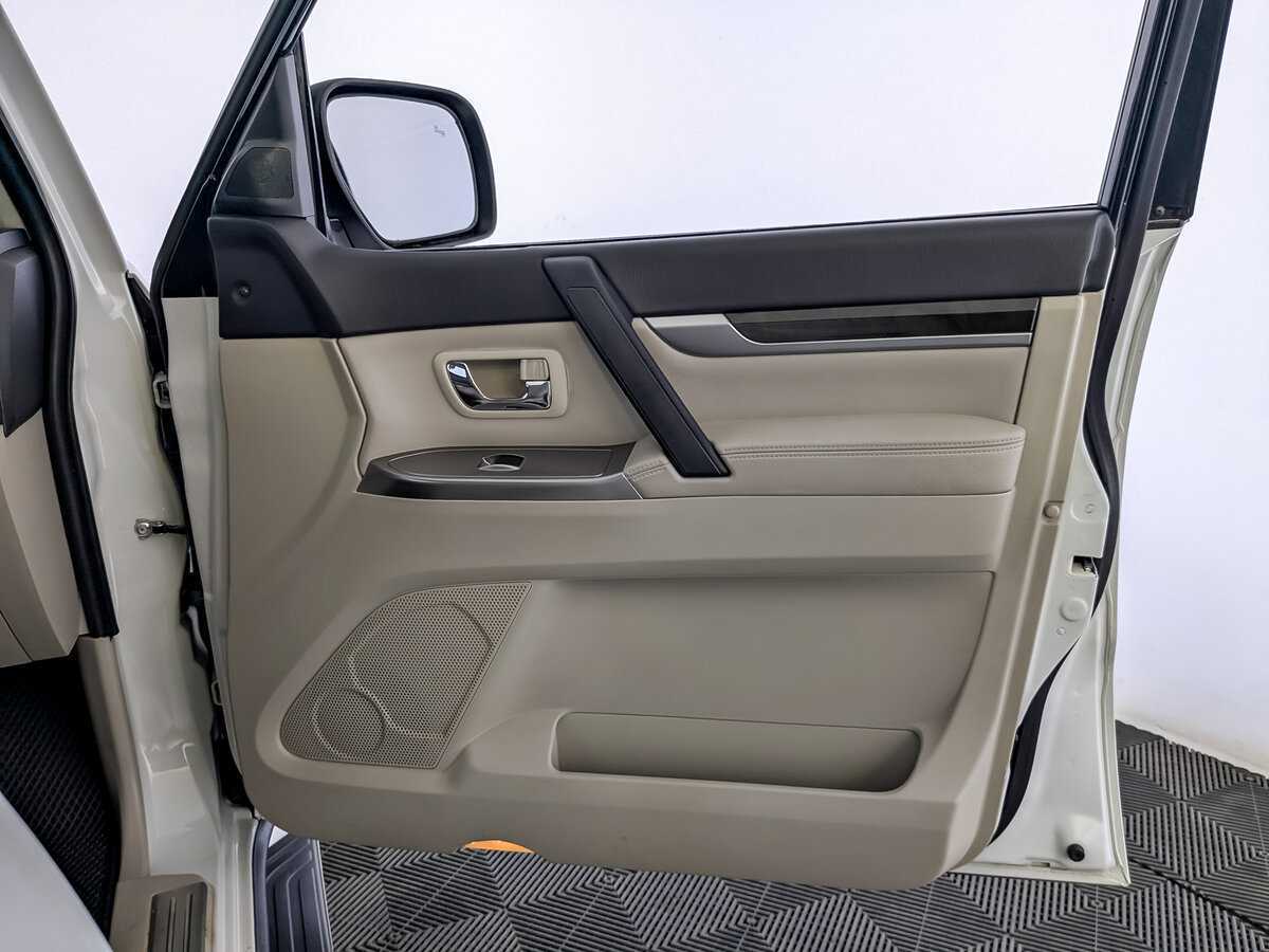 Mitsubishi Pajero с пробегом — 2019 год. Фото: #24