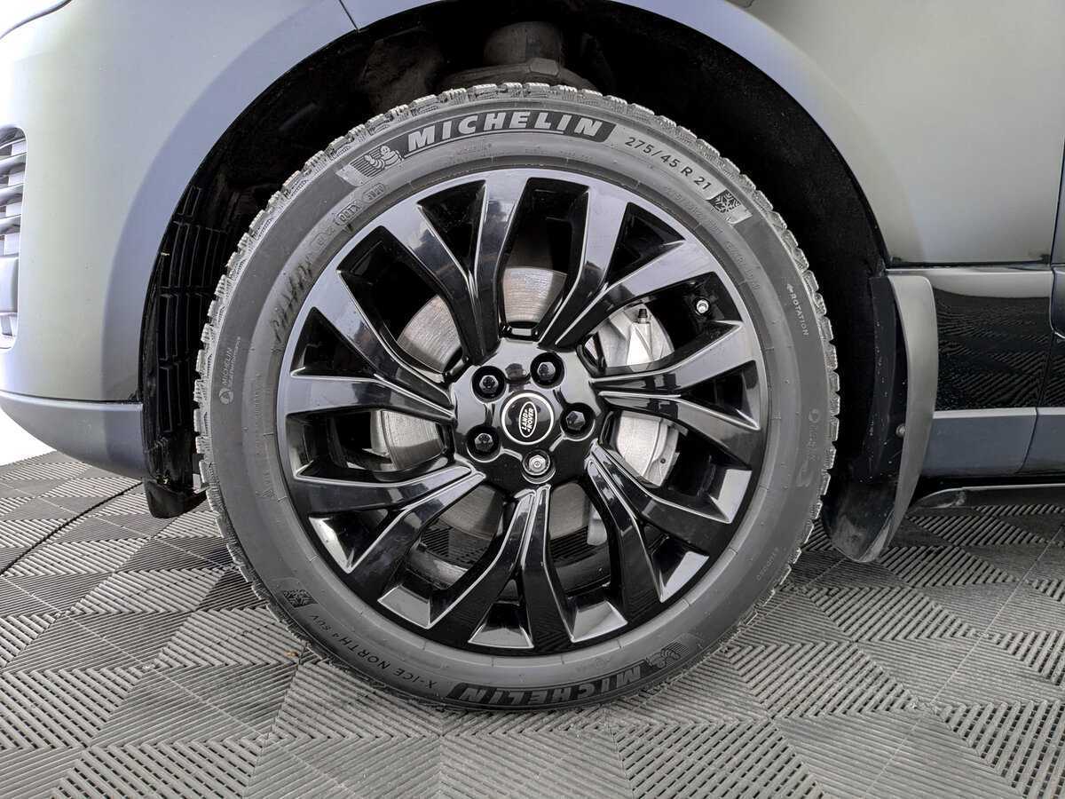 Land Rover Range Rover с пробегом — 2021 год. Фото: #17