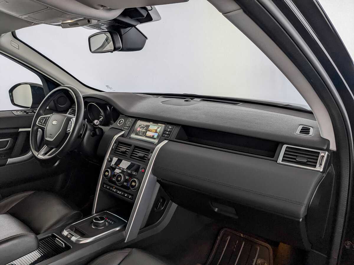 Land Rover Discovery Sport с пробегом — 2019 год. Фото: #10