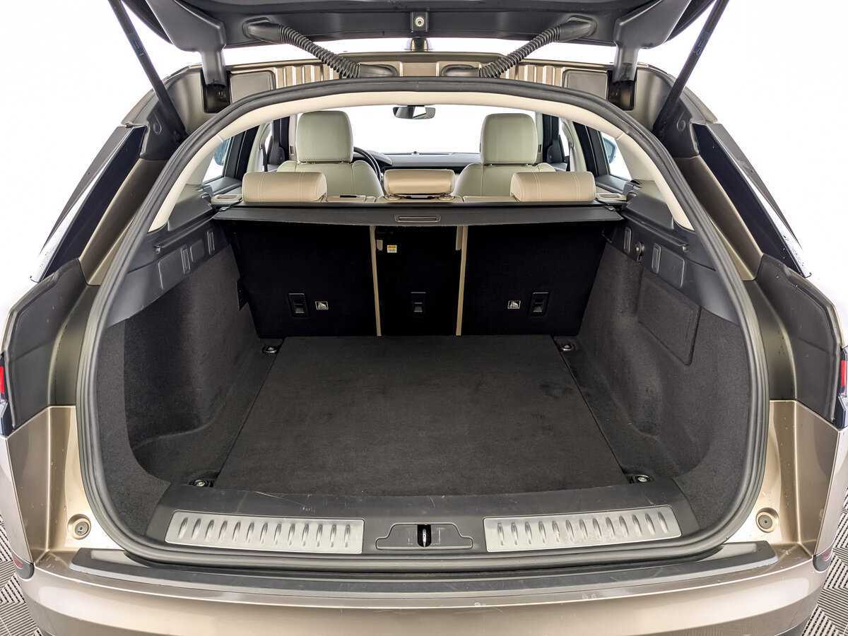 Land Rover Range Rover Velar с пробегом — 2018 год. Фото: #9