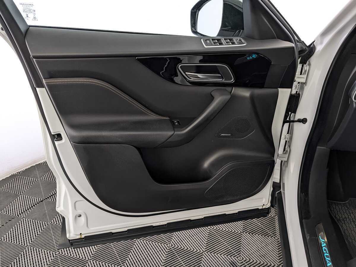 Jaguar F-Pace с пробегом — 2018 год. Фото: #18