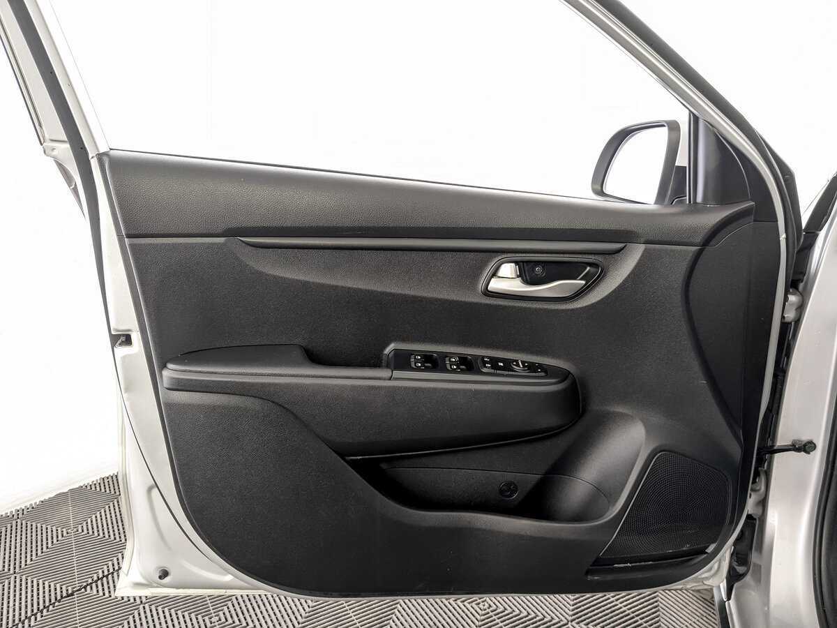 Kia Rio с пробегом — 2020 год. Фото: #17