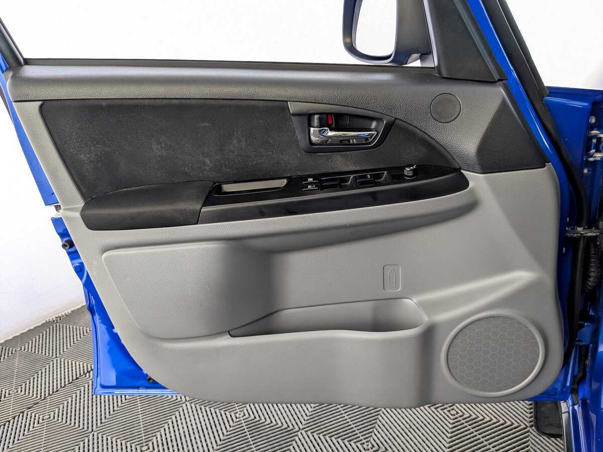 Suzuki SX4 с пробегом — 2012 год. Фото: #18