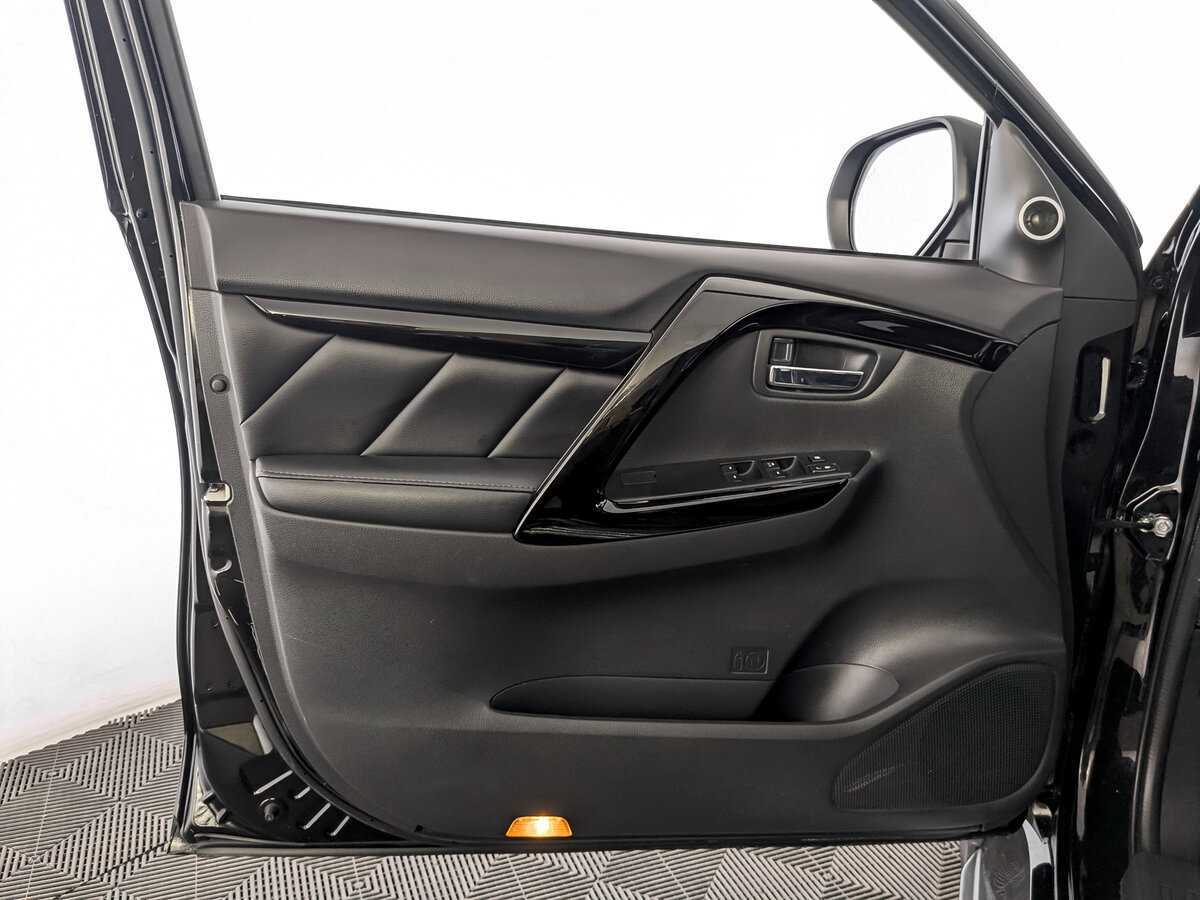 Mitsubishi Pajero Sport с пробегом — 2020 год. Фото: #16