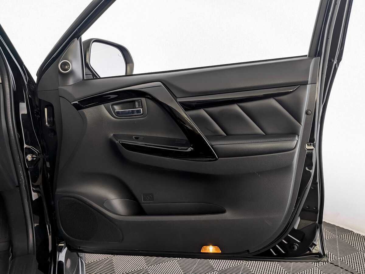 Mitsubishi Pajero Sport с пробегом — 2020 год. Фото: #21