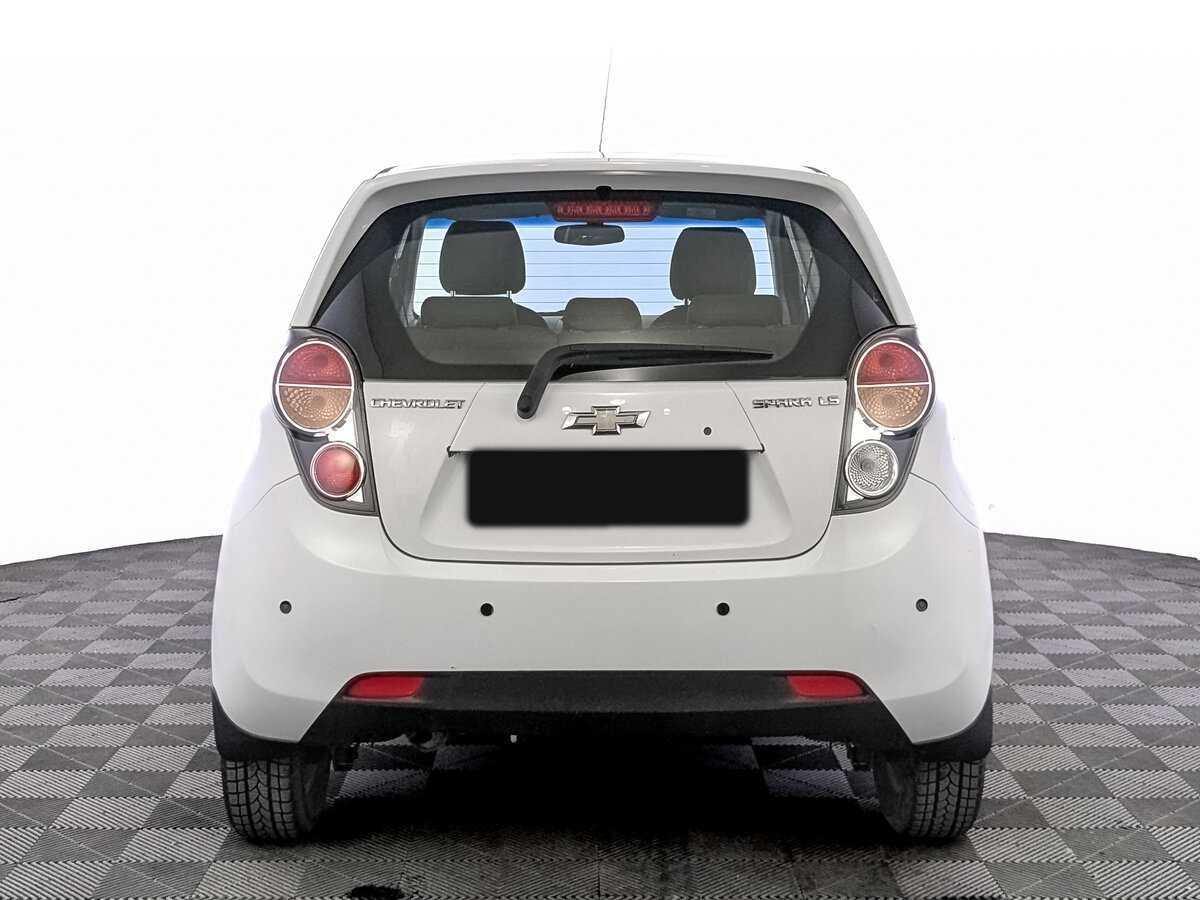 Chevrolet Spark с пробегом — 2011 год. Фото: #5
