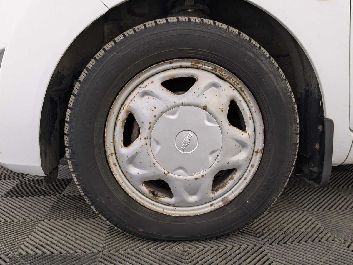 Chevrolet Spark с пробегом — 2011 год. Фото: #11