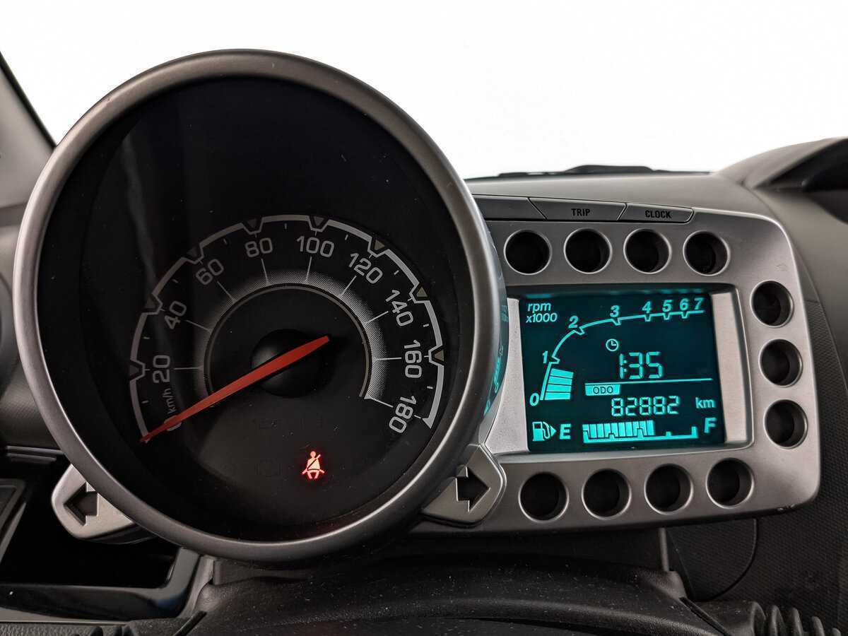 Chevrolet Spark с пробегом — 2011 год. Фото: #15