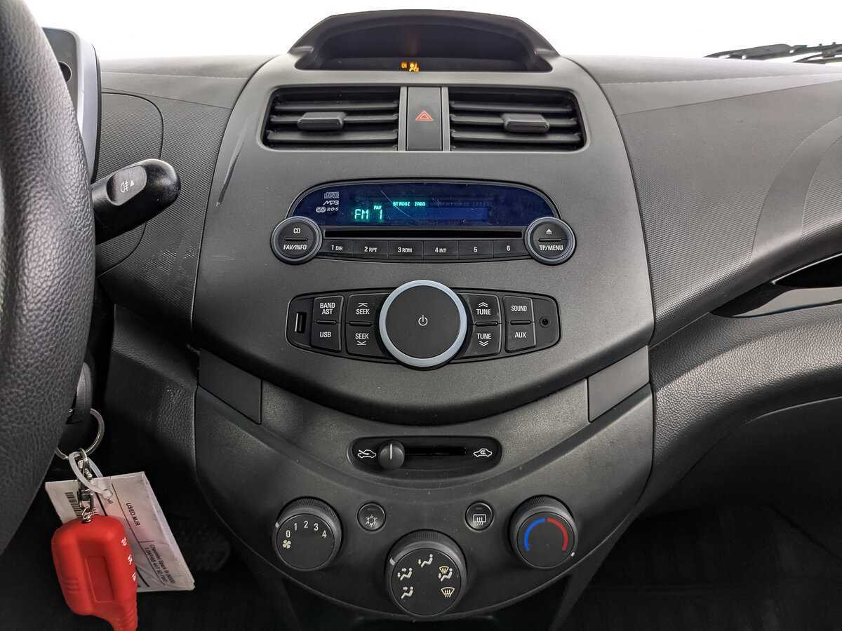 Chevrolet Spark с пробегом — 2011 год. Фото: #16