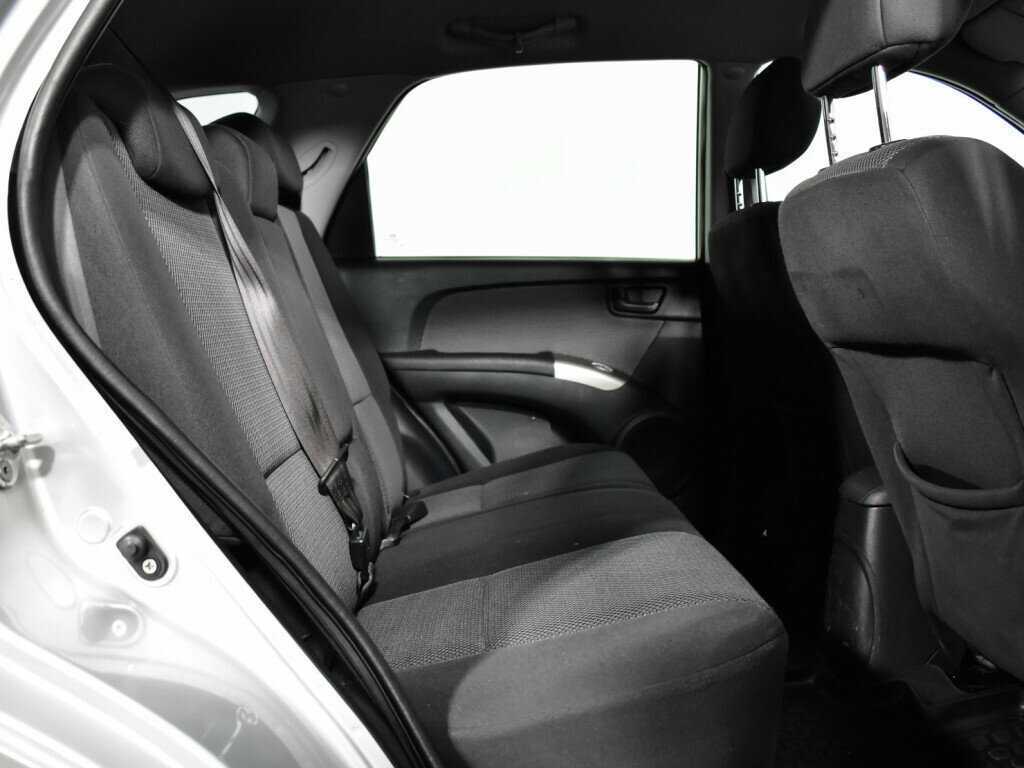 Kia Sportage с пробегом — 2010 год. Фото: #9