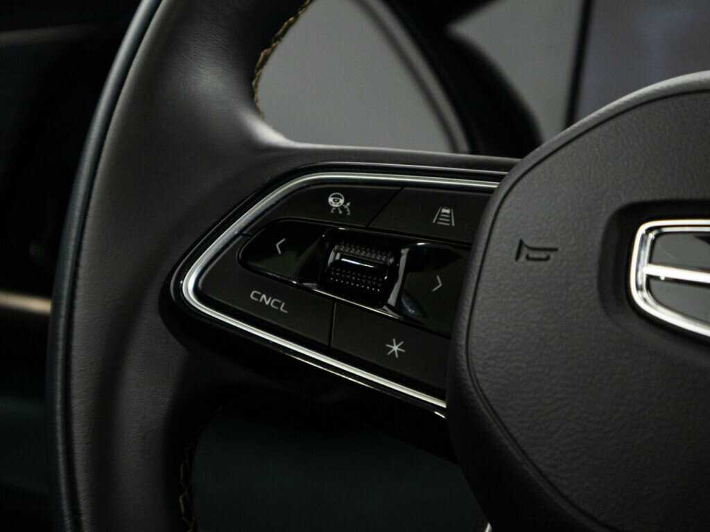 Geely Monjaro с пробегом — 2023 год. Фото: #18