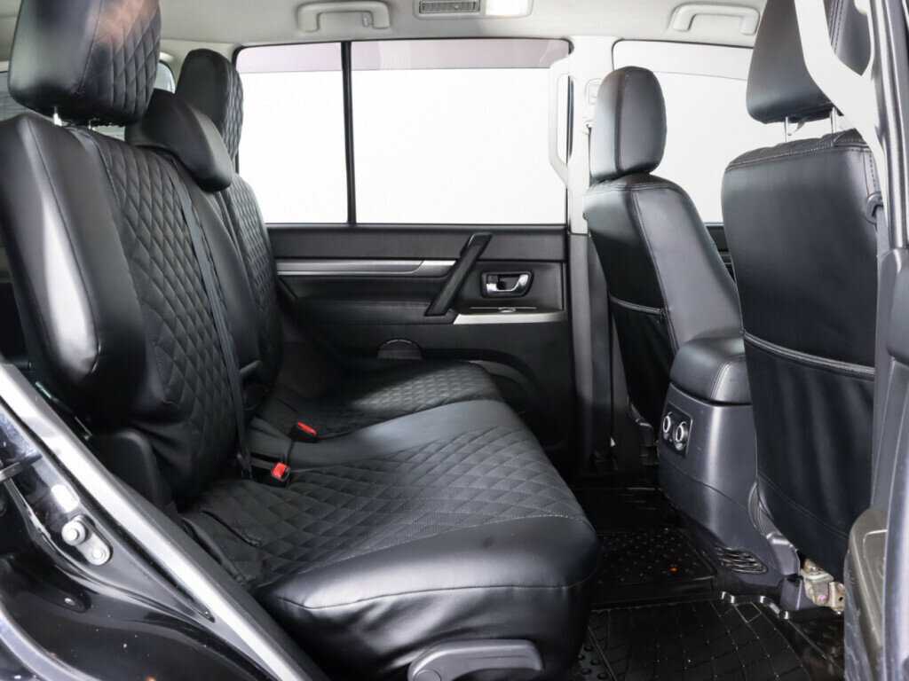 Mitsubishi Pajero с пробегом — 2013 год. Фото: #18