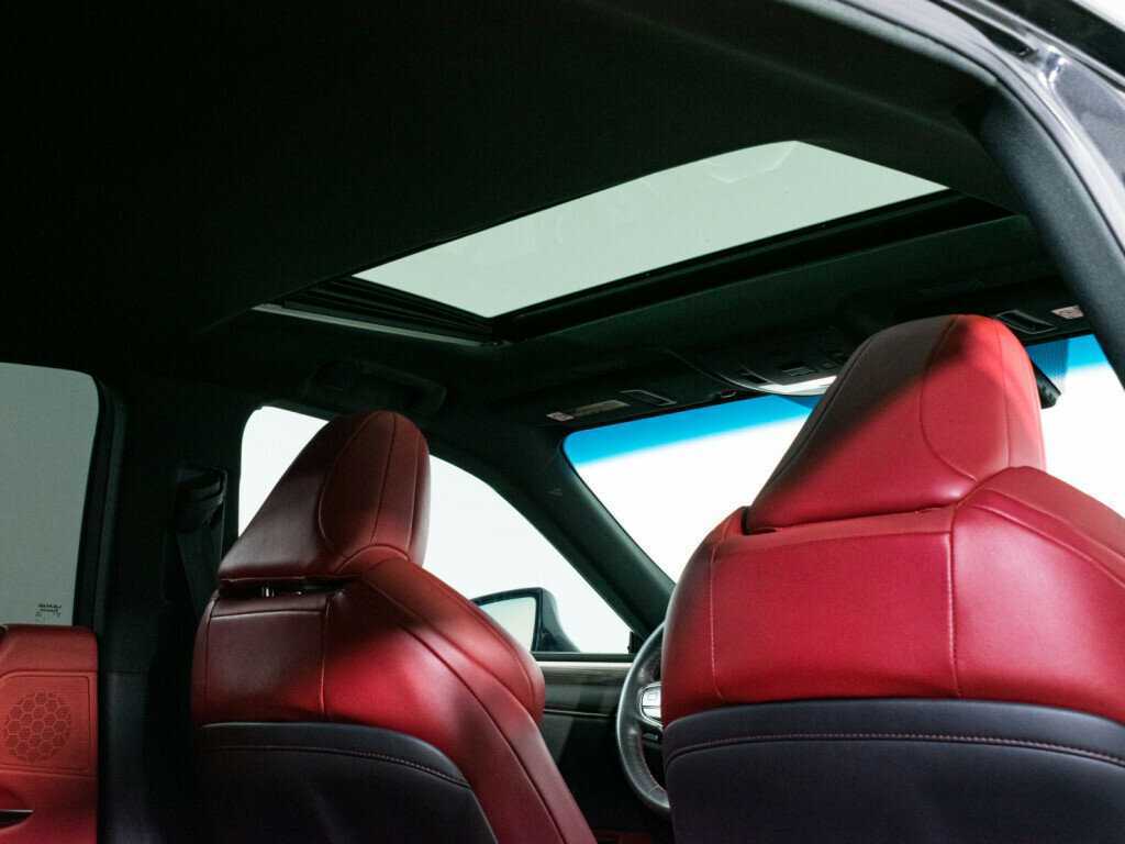 Lexus ES с пробегом — 2020 год. Фото: #13