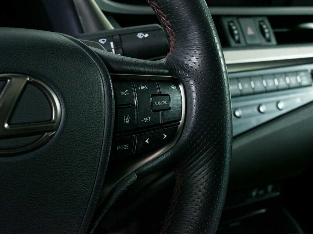 Lexus ES с пробегом — 2020 год. Фото: #15