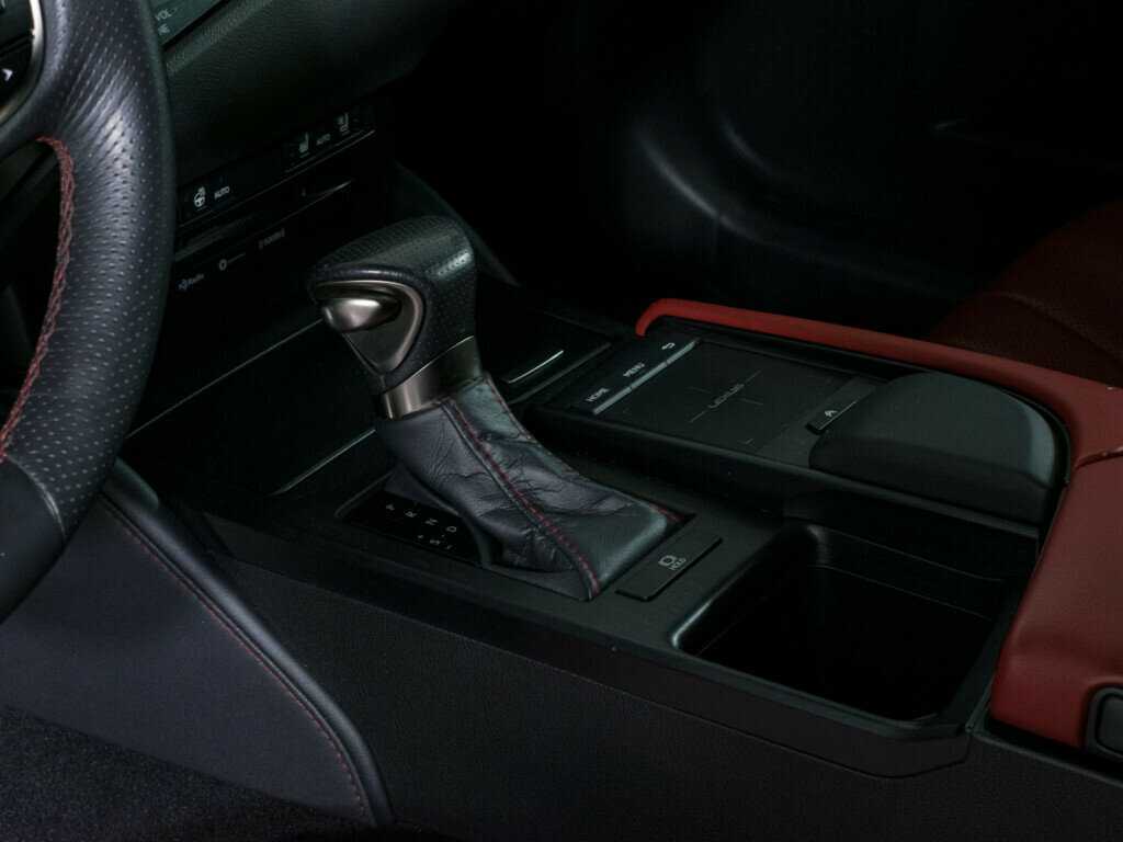 Lexus ES с пробегом — 2020 год. Фото: #19