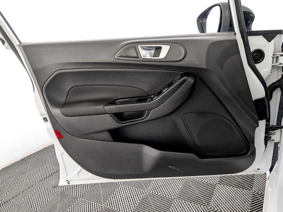Ford Fiesta с пробегом — 2017 год. Фото: #18