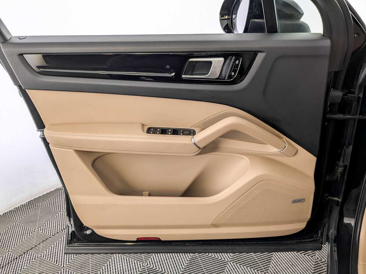 Porsche Cayenne с пробегом — 2020 год. Фото: #16